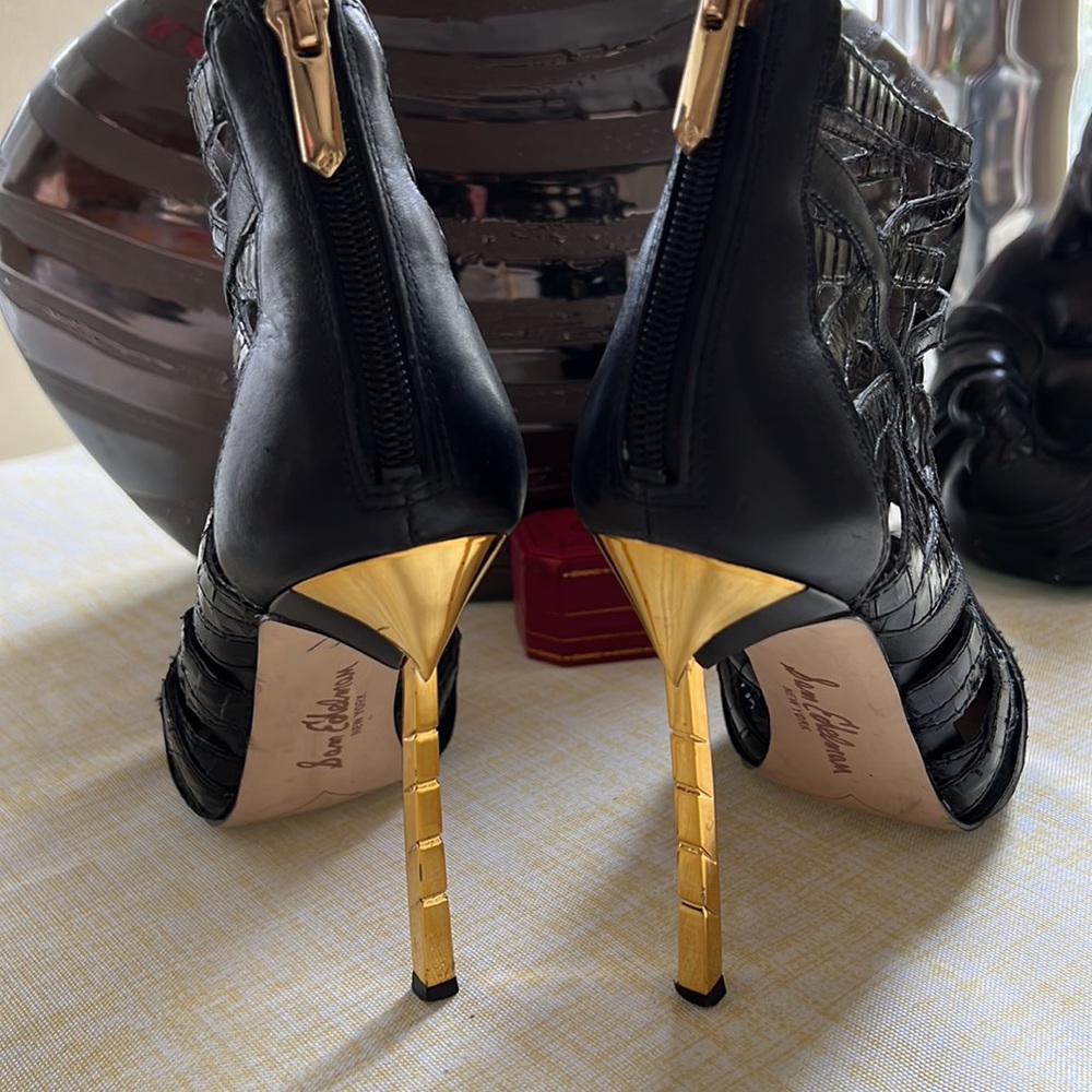 Sam Edelman used  condition black leather/ gold high heels shoes. Modern🔥